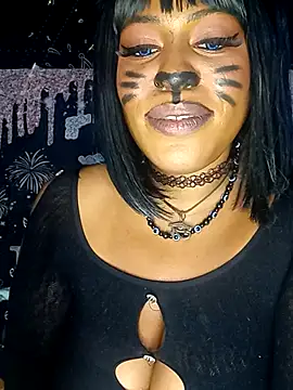 AmazonianMistress stripchat live cam model