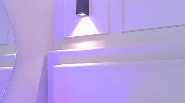NaomiKlarc stripchat live cam model