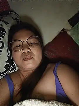 Minimahal stripchat live cam model