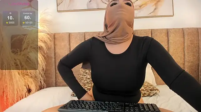 LaylaZhara stripchat live cam model