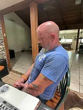 FitFloridaDaddy stripchat live cam model