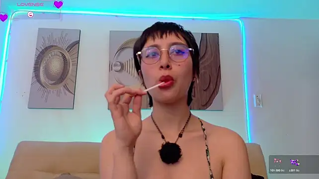 milu_razzo stripchat live cam model