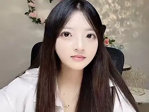 KK668866 stripchat live cam model