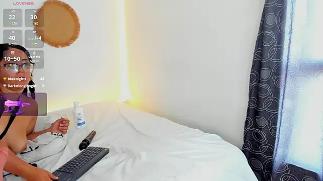 Jessyivonne stripchat live cam model
