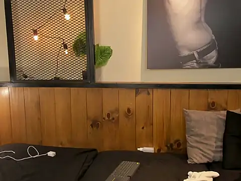 AronnCruz stripchat live cam model