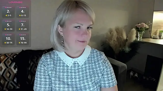 Juarnea_ stripchat live cam model