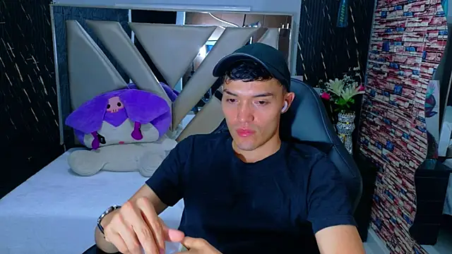 Aron_Darkx stripchat live cam model