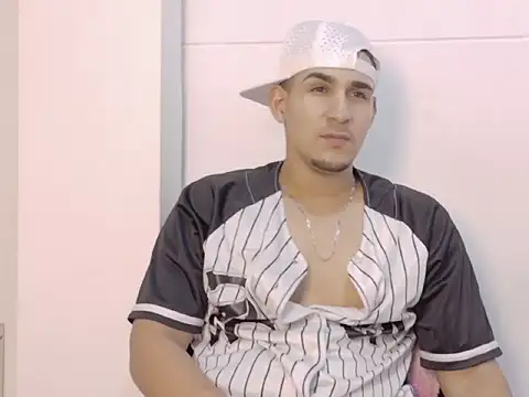 Massimo_11 stripchat live cam model