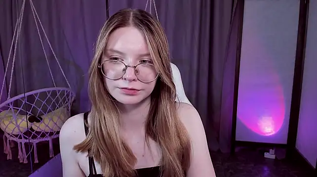 MaryRichardson stripchat live cam model