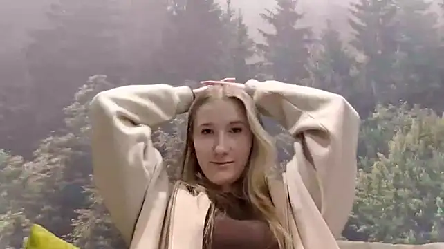 MerrileeReisser stripchat live cam model