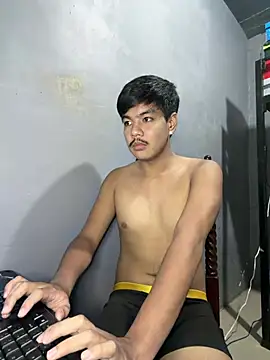 Dylannn_30 stripchat live cam model