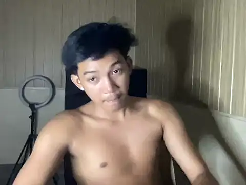 YourcumBoy77 stripchat live cam model