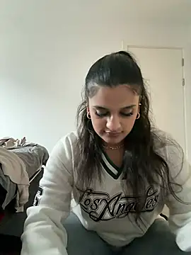 kaviahxx18 stripchat live cam model
