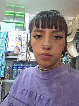 Cute_hollywood1 stripchat live cam model