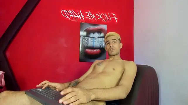 BIG_LOVERS33 stripchat live cam model