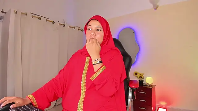 ShairaMassu stripchat live cam model
