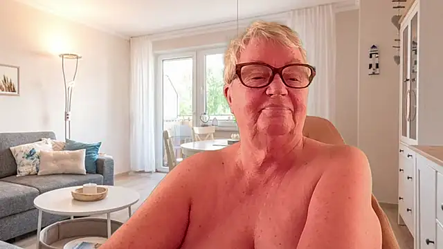 Mystery-Grandmother stripchat live cam model