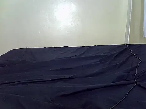 Dejavuh24 stripchat live cam model