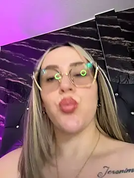 CurvyLust_x stripchat live cam model