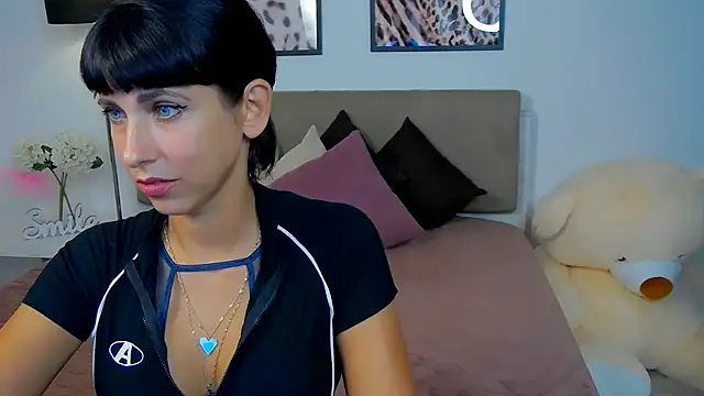 HeidieRaven stripchat live cam model