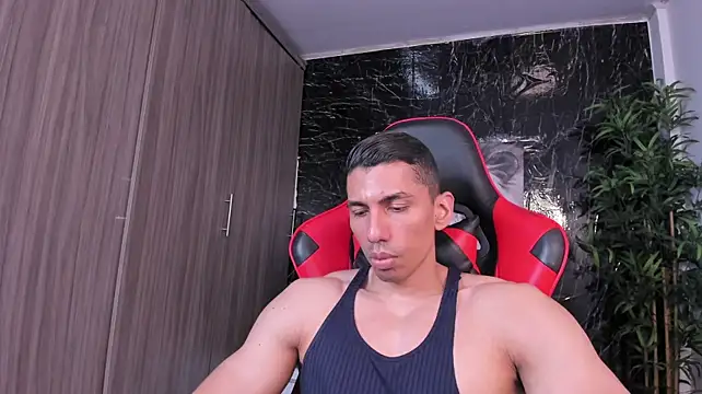 Erik_castle stripchat live cam model