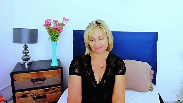 MarieneHot stripchat live cam model