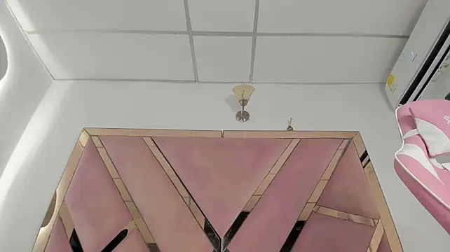 Coralhtx stripchat live cam model