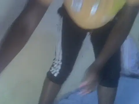 BUBBLY-QWEEN stripchat live cam model