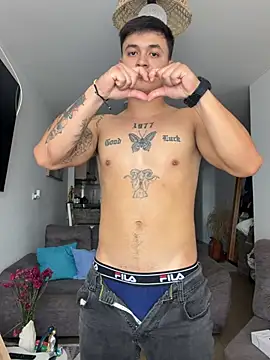 Christopher_strongg stripchat live cam model