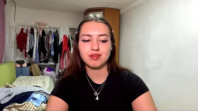 Soremi stripchat live cam model