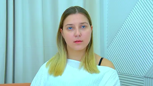 TinnaBurton stripchat live cam model