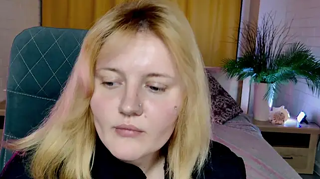 KathyBriggs stripchat live cam model