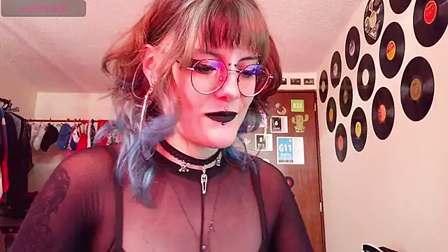 Rossiee_huntt stripchat live cam model