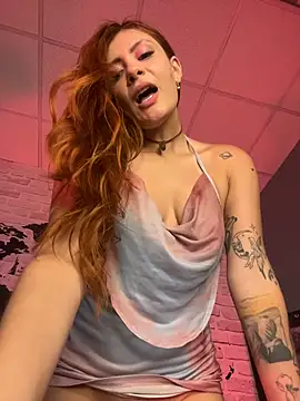 RedHotTeaseXXX stripchat live cam model