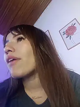 _Luna_Blooms stripchat live cam model