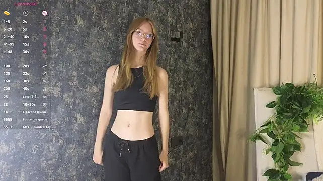 YareYareMore stripchat live cam model