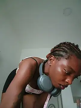 Honeybeespecial stripchat live cam model