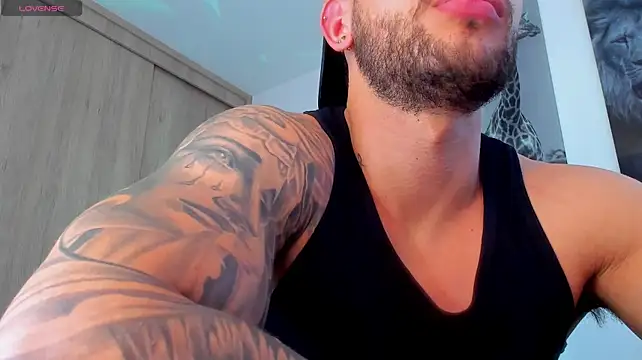 Santos_ramirez1 stripchat live cam model