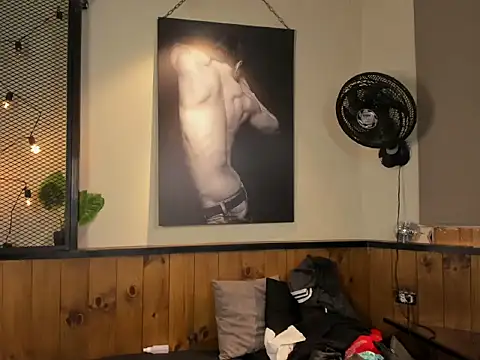 AronnCruz stripchat live cam model