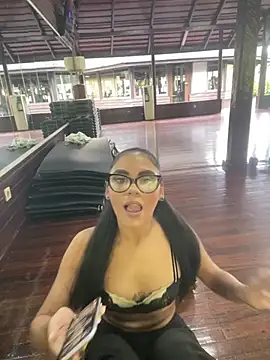 CubanaDanger stripchat live cam model