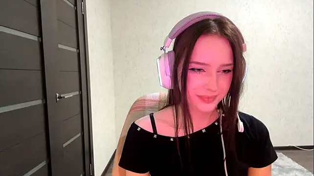 hothikki stripchat live cam model