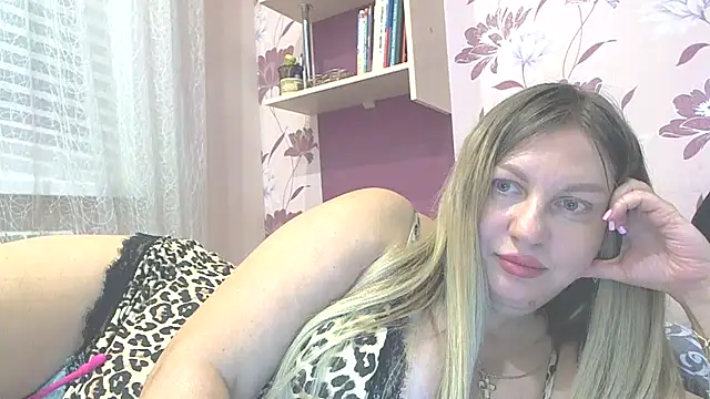 AmandaSohotty stripchat live cam model
