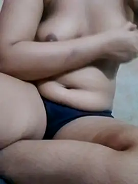 hotty_shivina stripchat live cam model