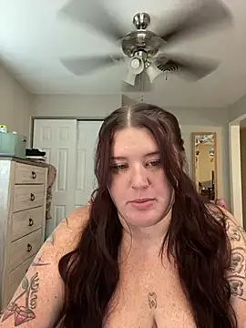luvergirldes22 stripchat live cam model