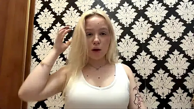 AkilahSchofell stripchat live cam model