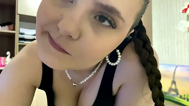 Shinylvy stripchat live cam model