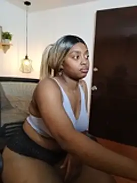 Semillune1 stripchat live cam model