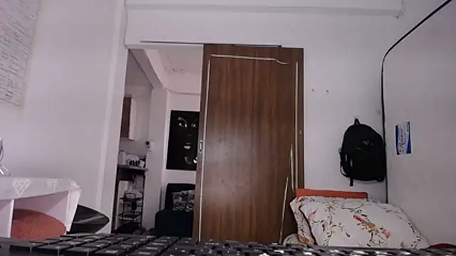 yselahot stripchat live cam model