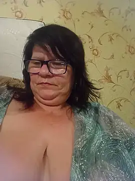 NysiOlsen stripchat live cam model
