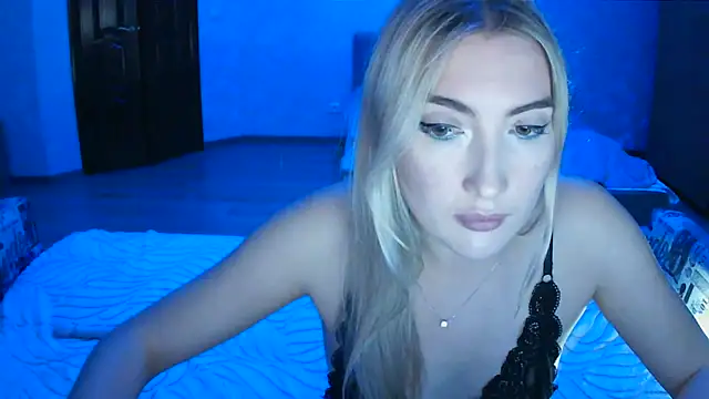 Mira_rooy stripchat live cam model